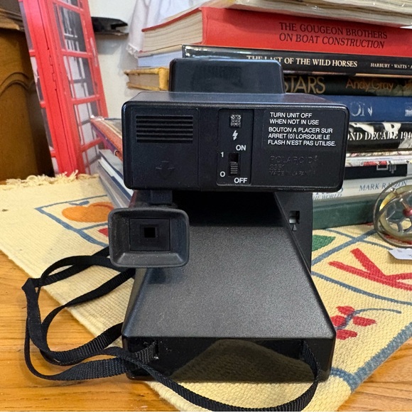 Vintage Polaroid OneStep SX-70 Land Camera with a Q-Light Flash attachment - Picture 4 of 11